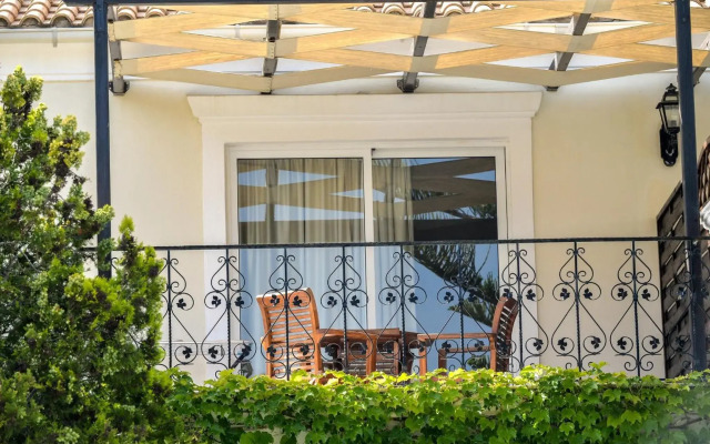 Paxos Club Resort & SPA