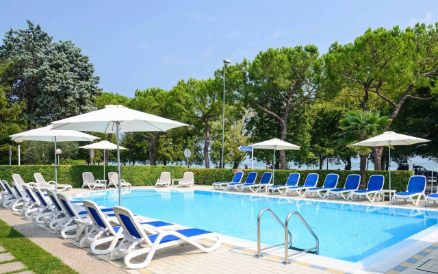 Hi Hotels Sirmione - Lakeview Pool