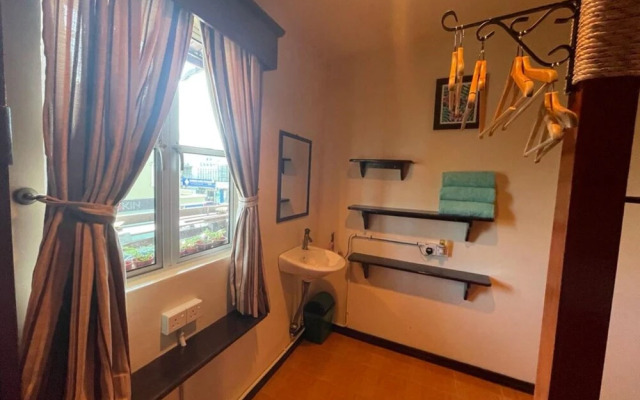 OYO 90368 Jono's Place Guesthouse