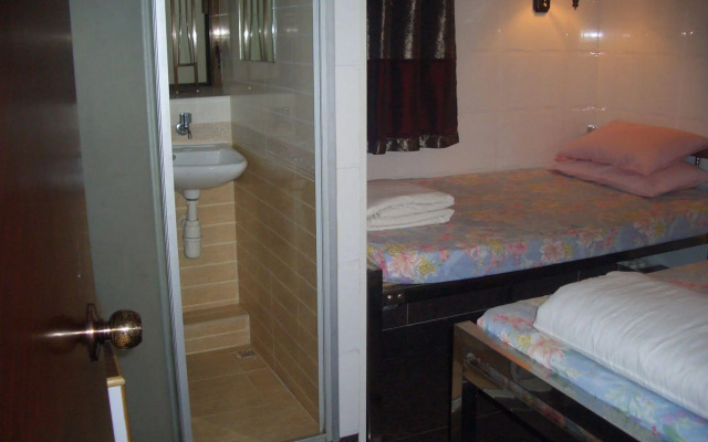 Maple Leaf Guest House