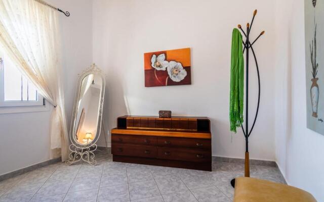 Melisses Sea View House & Studio