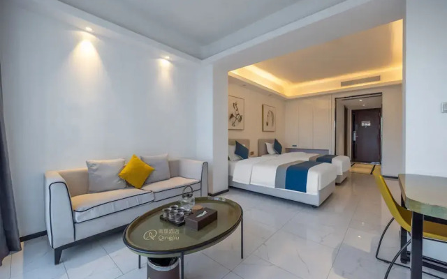 Qingpu Seaview Hotel