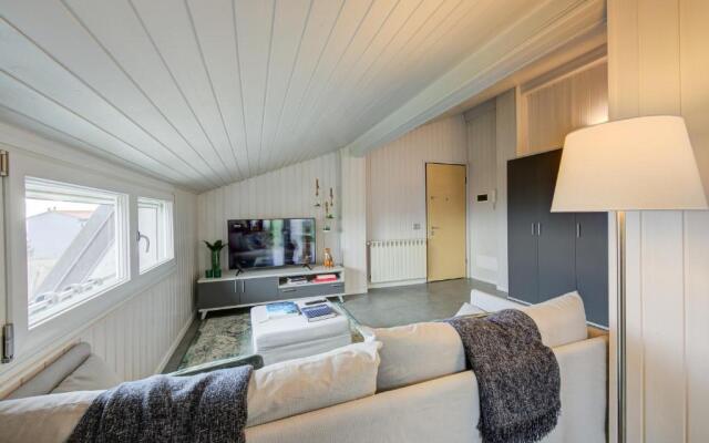 White Paradise Rooftop Stunning Lake View