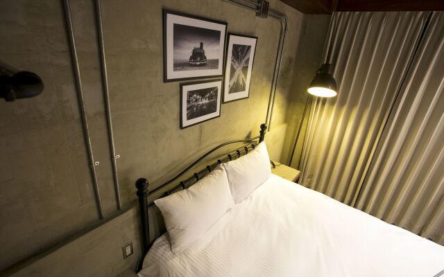 Taichung LOFT Hostel FengJia