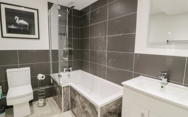 Capel Mawr, Basement 19