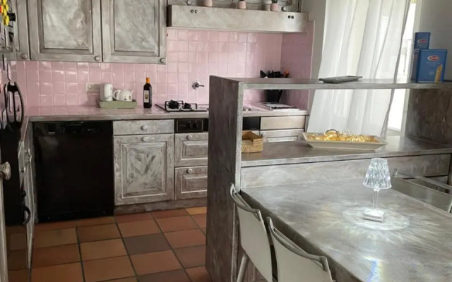 Appartamento con terrazza a due minuti dal lago