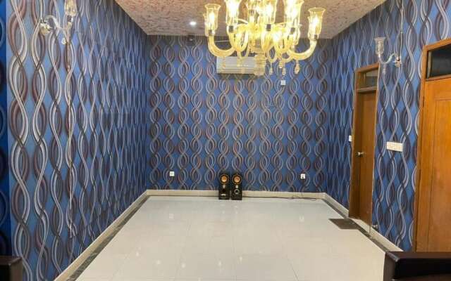 Hotel Executive Lodge