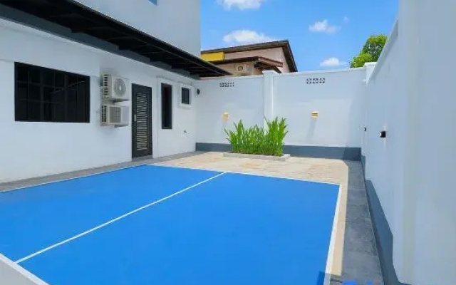 Pelangi JB Landed D'Pickeball Fun House 5BR14pax