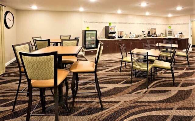 Comfort Inn & Suites