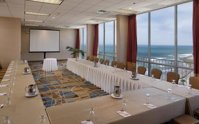 Crowne Plaza Ventura Beach by IHG