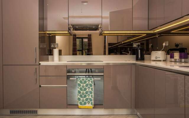 Spacious 1 Bed Near Tube in East London