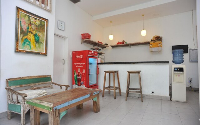 Airy Seminyak Kerobokan Tegal Cupek Gang Karna Bali