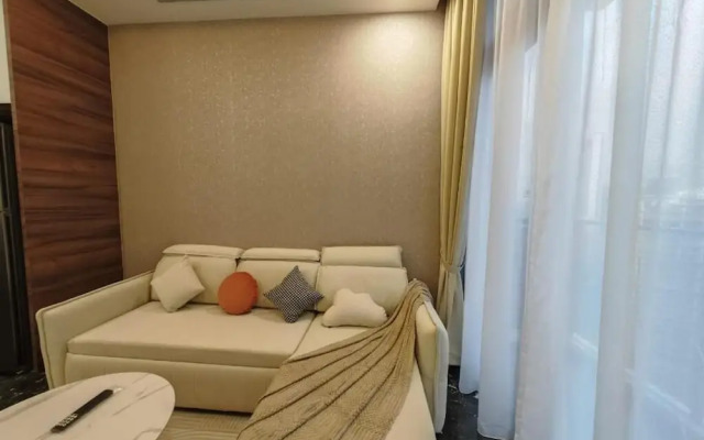 Royce Residence by uBook