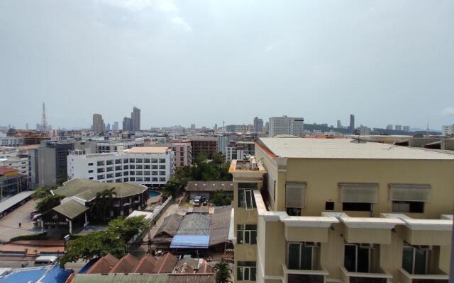 Pattaya Beach Sea View Rooftop Pool Resort