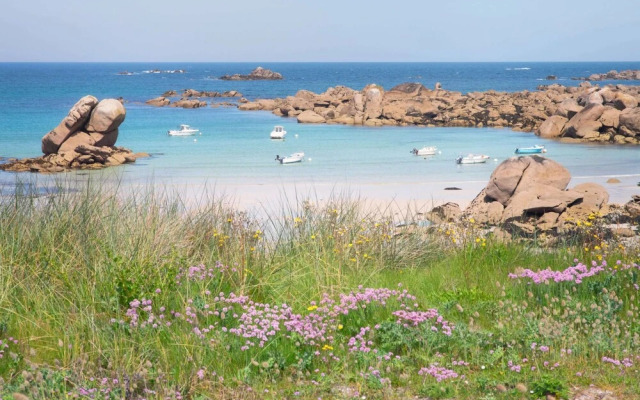 Small Cocoon for 2 by the sea