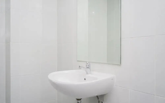 Stylish and Comfy Studio at Casa De Parco Apartment