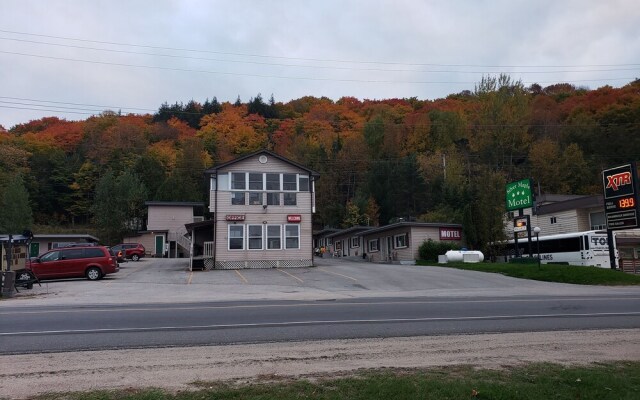 Silver Maple Motel