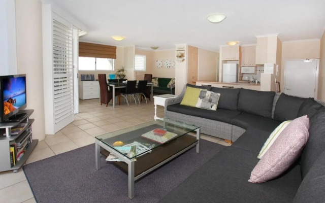 Unit 3 'On the Park', Coolum Beach