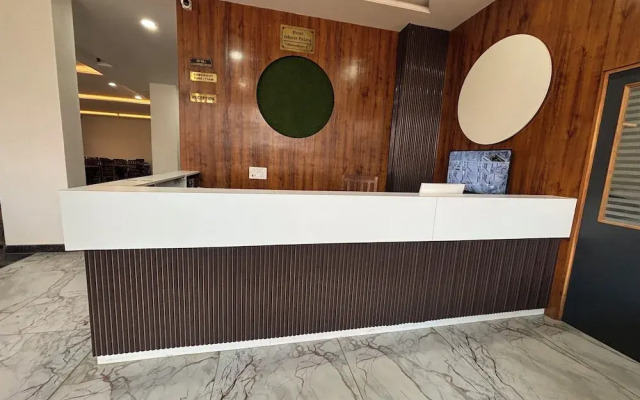 Hotel Ishwar Palace
