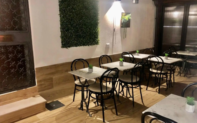 Ariel Silva Hotel