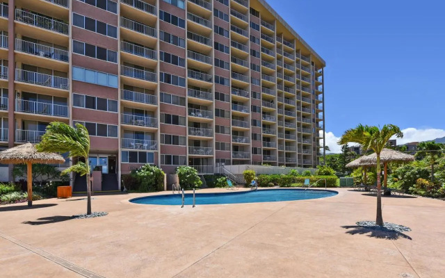 Royal Kahana 104