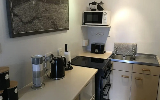 Mode Old School House