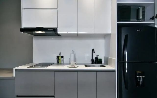 w Elegant 1BR w/ Great Deco in Unicentro