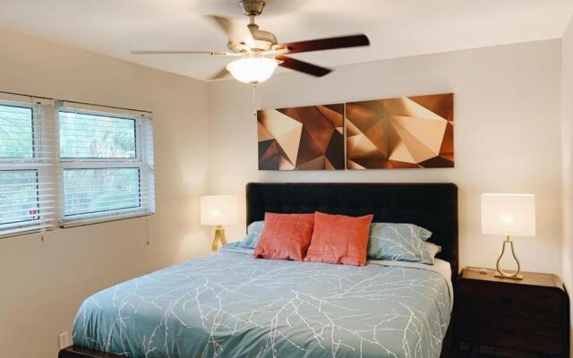 Galleria Apartments by Lowkl