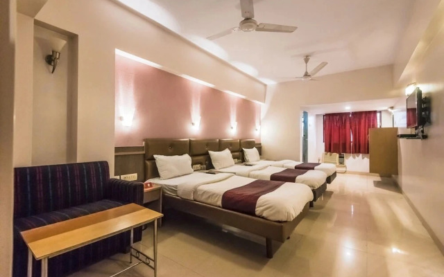Hotel Vashi Inn