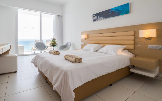 Vrissaki Beach Hotel
