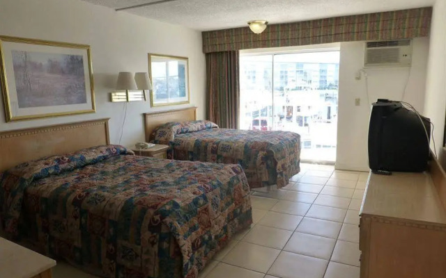 Camelot Waterfront Inn