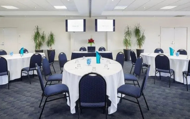 Premier Hotel & Apartments