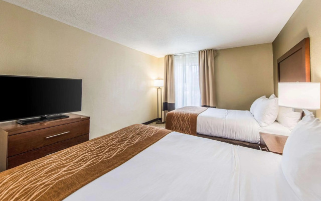 Comfort Inn & Suites Greenwood near University