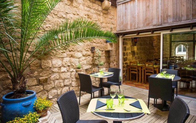 Les Feuilles dAcanthe