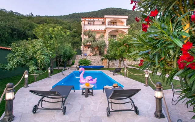 Villa Marco Polo With Swimming Pool