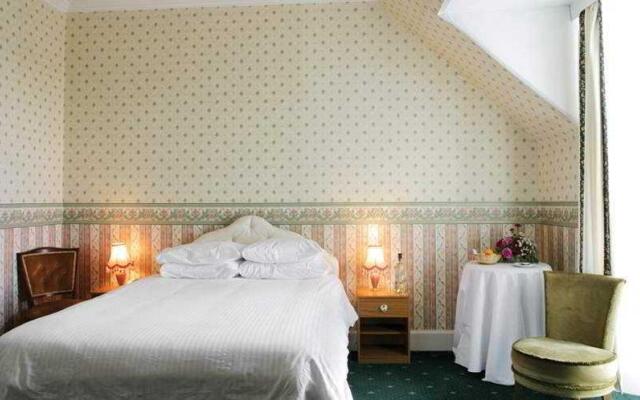 Drummond Arms Hotel