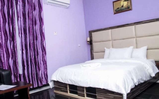 Demeg Hotel And Suites