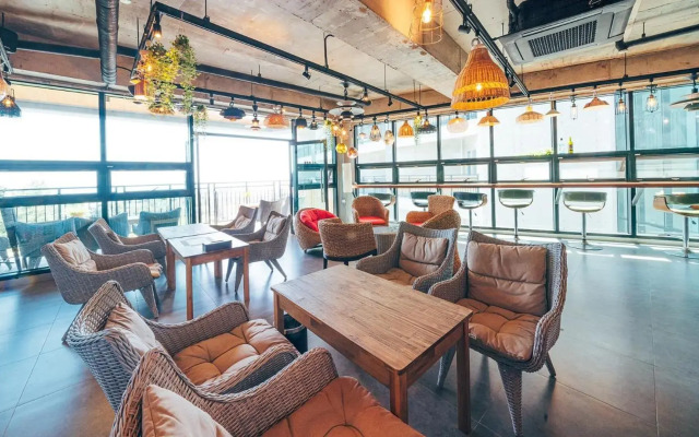 J View Hotel