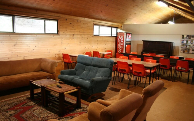 Seaview Holiday Park and  Hostel