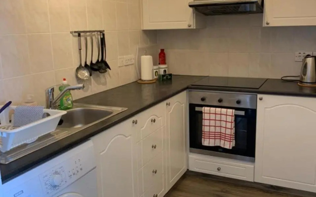 Modern and stylish 1 bedroom apartment in King's Palace