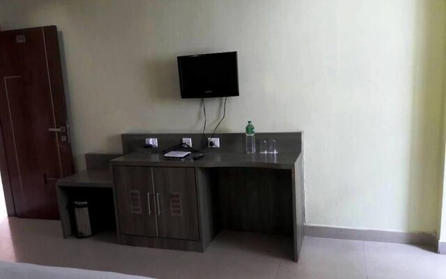 Hotel Raj Residency