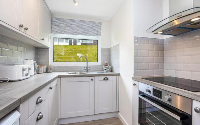 328 Norton Park, Dartmouth