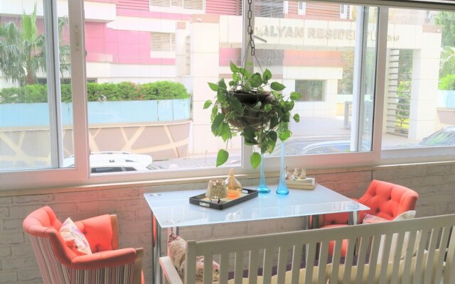 Modern Bohemian Apt 2 Bdr-fenerbahce-by The Sea