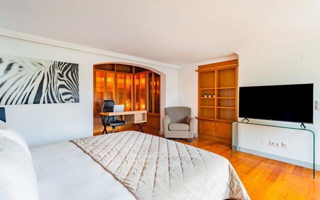 Estoril Riviera Apartments