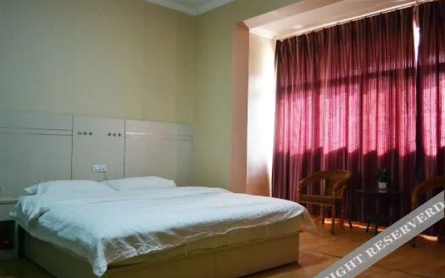 Zhumadian Yuanyuan Express Hotel