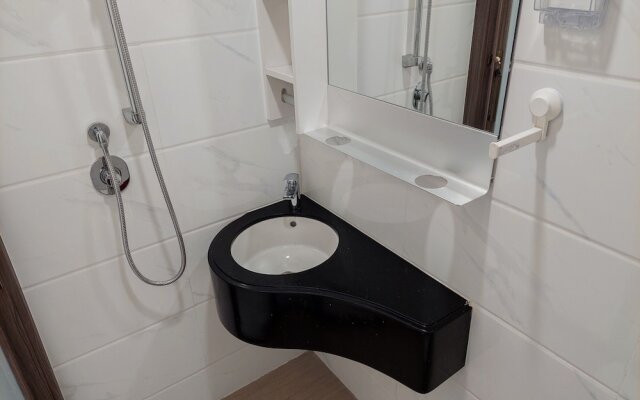 Stunning Studio Apartment at Sky House BSD