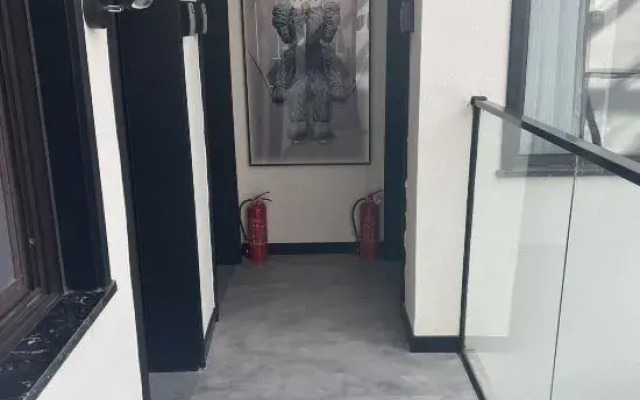 Lanjing Guesthouse (Luoyang,Lijingmen Cross Street)