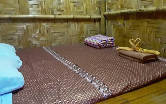 Sea view Panwa Cottage Hostel