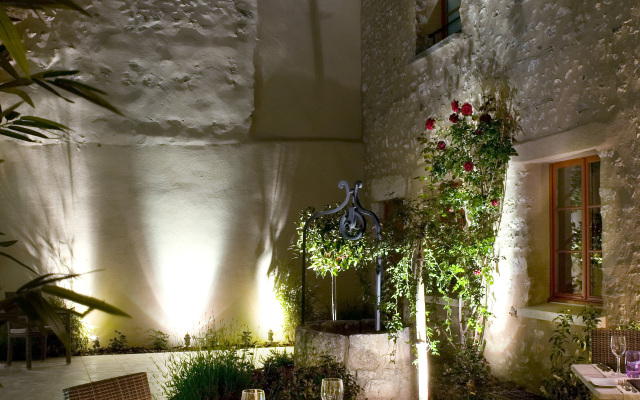 Hôtel Aux Vieux Remparts, The Originals Relais (Relais du Silence)