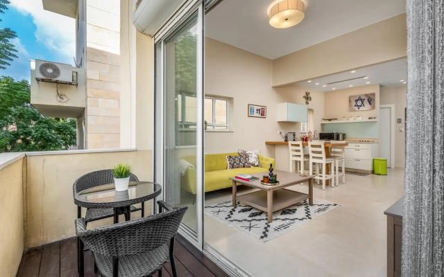 Ben-Gurion BLVD 2BDR close to the beach